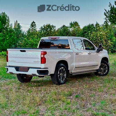 Chevrolet Silverado vs Honda CR-V 